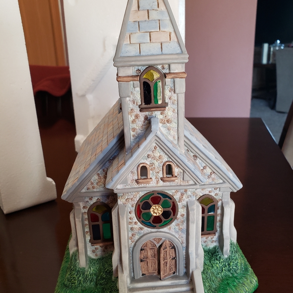 Party Lite olde Village Tealite House